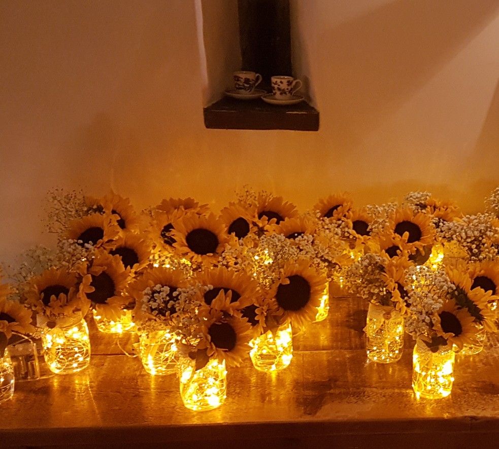 Bright Sunflower Wedding Ideas You Will Enjoy